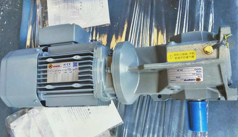 帶動3噸負(fù)載減速機.jpg