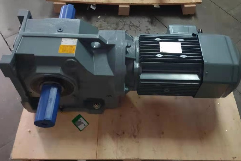 攪拌機減速機,KF127轉(zhuǎn)角減速電機,KF127DT200L4減速器.jpg