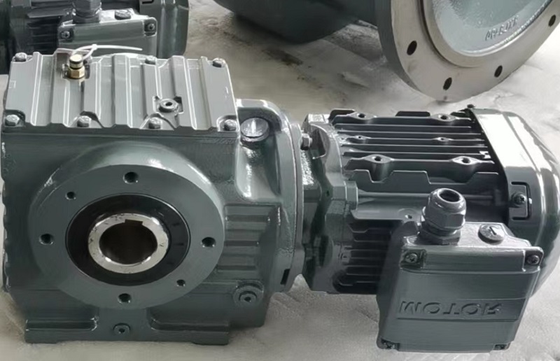 螺帶式混合機減速機,SF97蝸輪減速電機,SF97DRE160MC4減速器.jpg